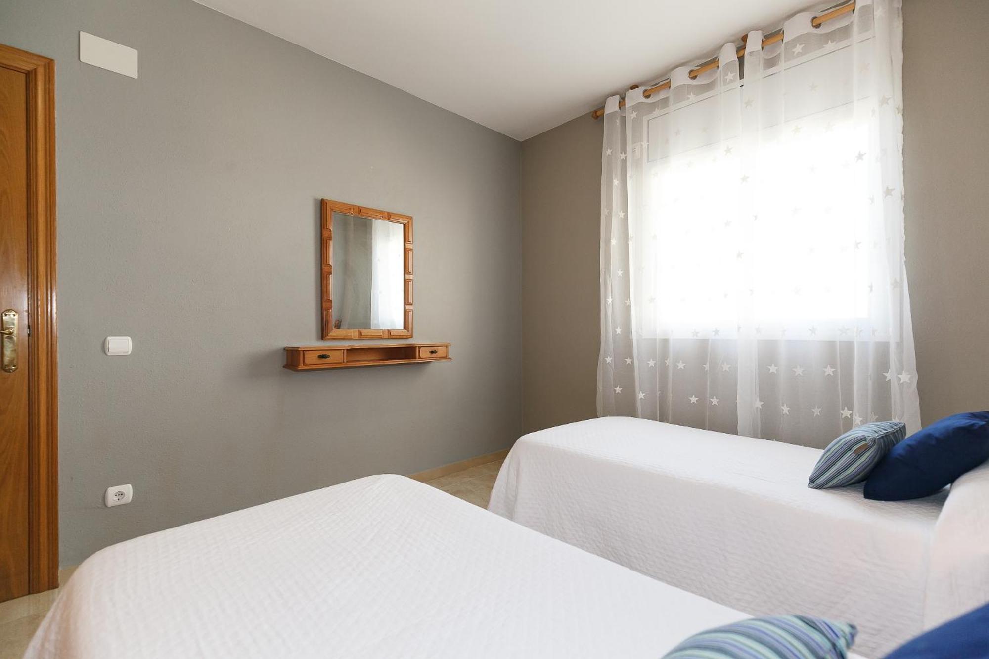 Uhc Golden Pineda Apartments La Pineda Room photo